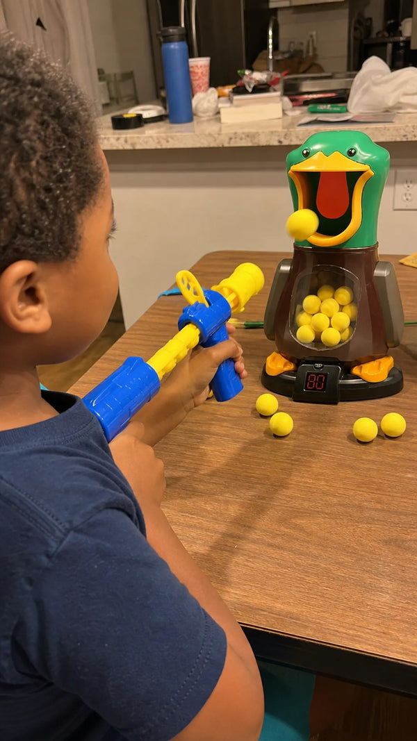 Foto de cliente: crianca com Mira Duck em casa