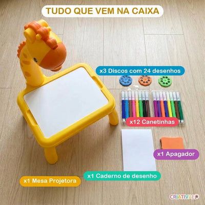 Tudo que vem na caixa da Table Kids: mesa, 3 discos, 12 canetinhas, caderno e apagador