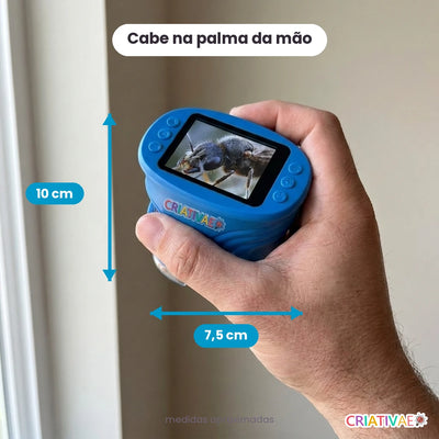 Dimensões do Micro Kids: cabe na palma da mão, aproximadamente 10 cm de altura