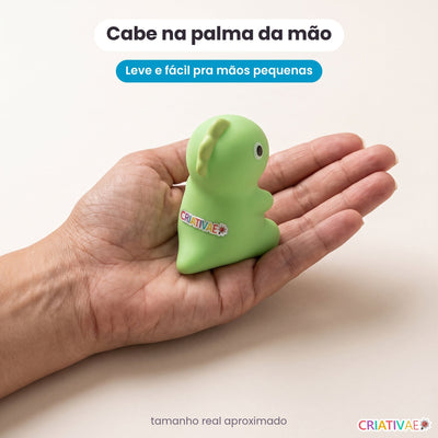 Dino Talk cabe na palma da mão: leve e fácil para mãos pequenas