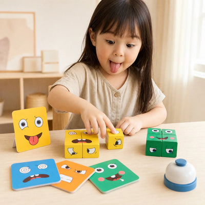 Menina montando expressão com cubos do jogo Expressadinho e imitando a careta do card