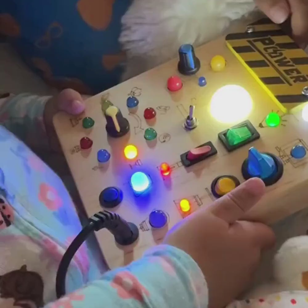 Carregar vídeo: Busy Kids Criativaê - Painel Sensorial Montessori com Luzes