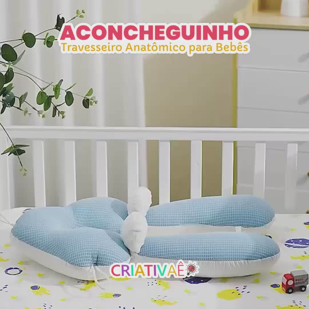 Carregar vídeo: Aconcheguinho - Travesseiro anatômico para bebês premium e antialérgico Aconcheguinho - Travesseiro anatômico para bebês premium e antialérgico Criativaê 