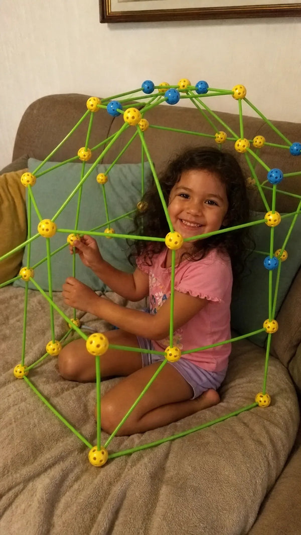 Foto de cliente: crianca com Build It em casa